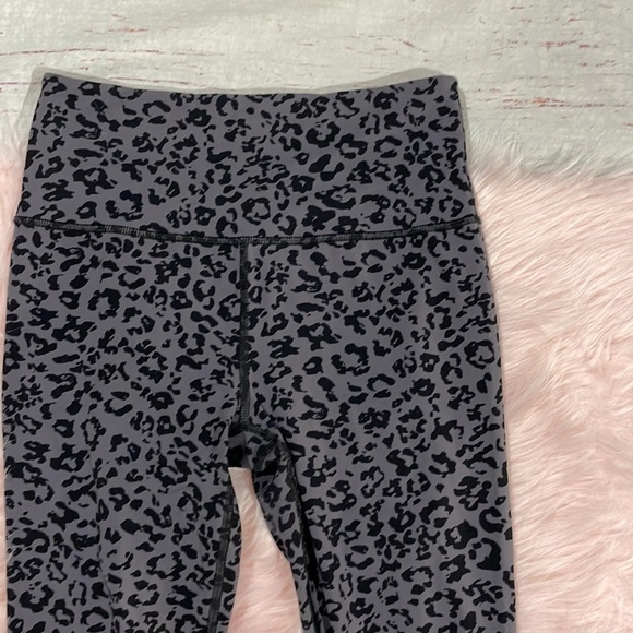 Athleta Elation Ultra High Rise Tights Gray Cheetah Leggings - Picture 5 of 11